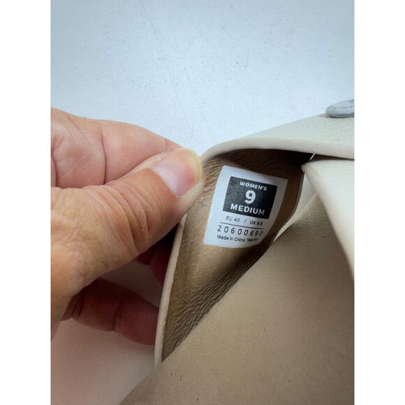 Kuru Cloud Women’s Sandal Sz 9 Cream Color Casual Slip On Comfort Beach - Picture 4 of 9